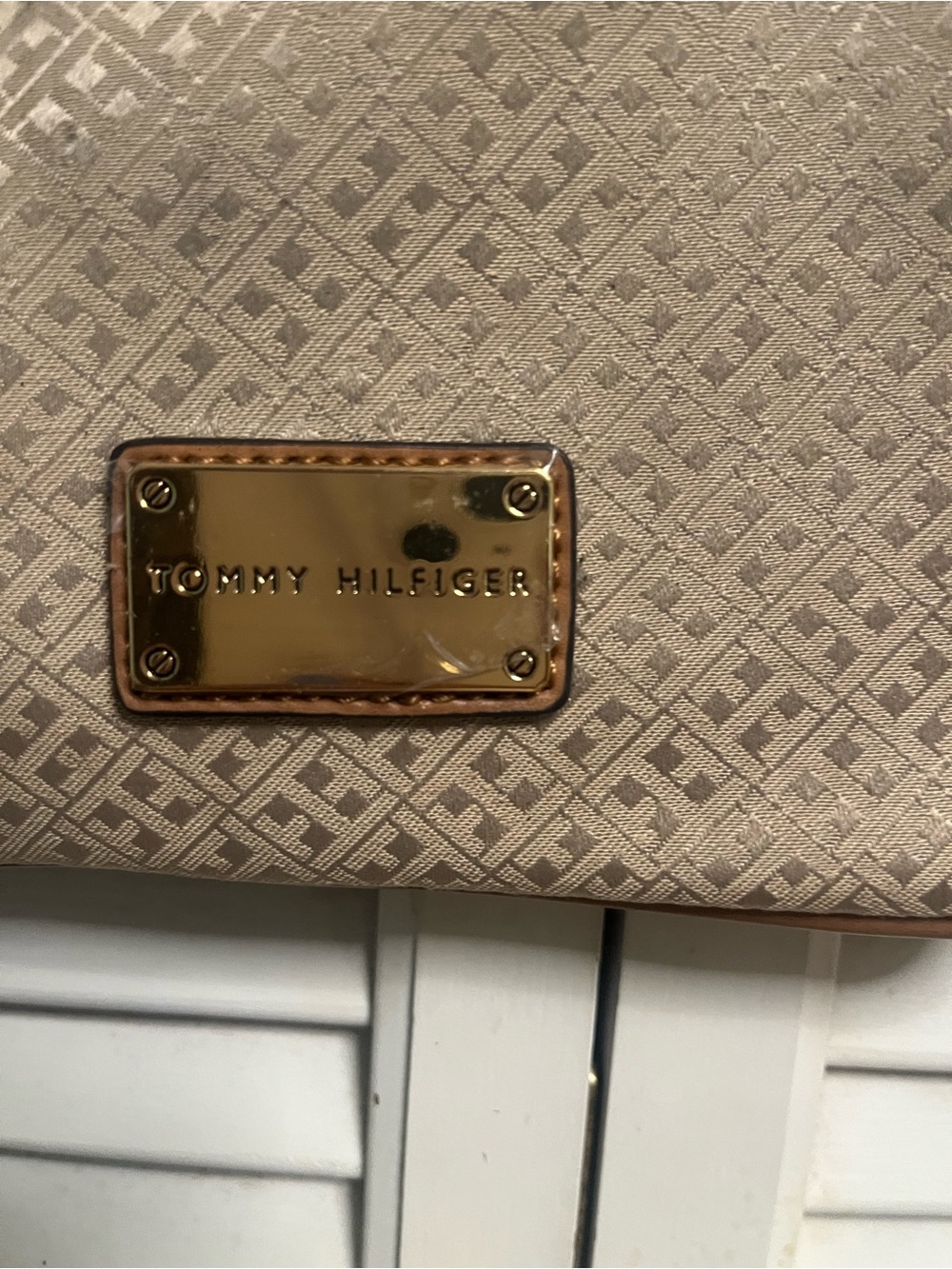 Tommy Hilfiger Tan Crossbody Bag NWT - Picture 3 of 6